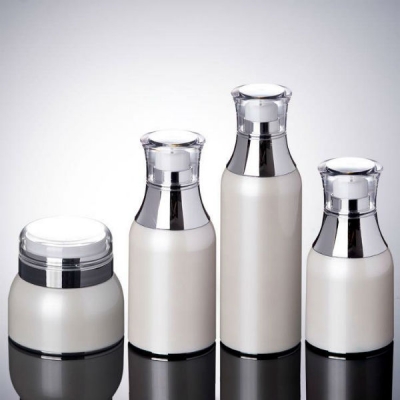A set of airless Bottles for Skin Care Packing.
